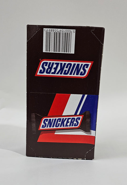 1 BOX SNICKERS