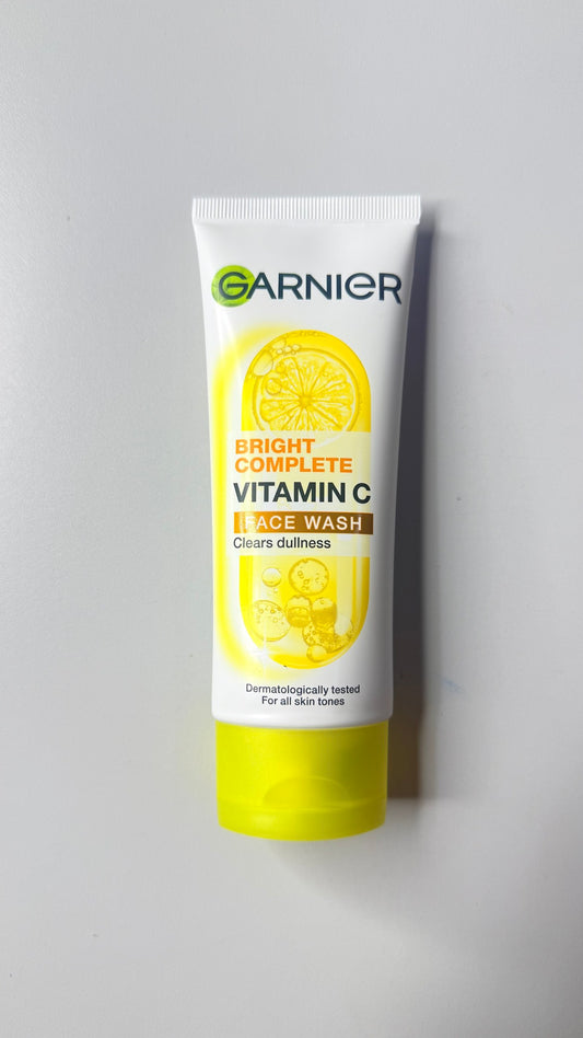 GARNIER BRIGHT COMPLETE VITAMIN C FACE WASH